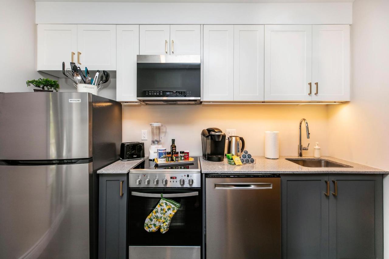 Luxury 1Br With King Bed - Steps From Byward Market! Apartment Ottawa Exterior photo